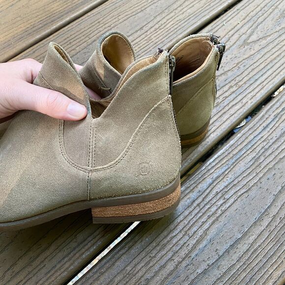 Born Arula Suede Ankle Bootie Women's 7.5 Color Beige - Picture 9 of 11